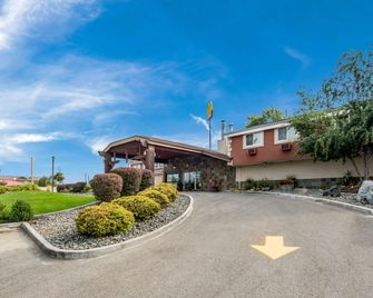 Quality Inn And Suites - קר ד'אליין - בניין