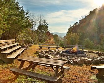 Sweet Surrender - Pigeon Forge - Patio