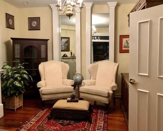 Duvall House - George Washington ate here! In the heart of Old Town Alexandria. - Alexandria - Living room