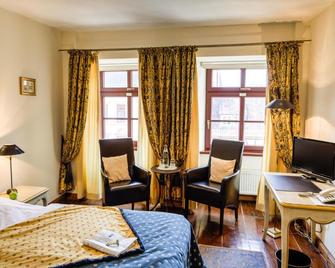Hotel Zum Bär - Quedlinburg - Bedroom