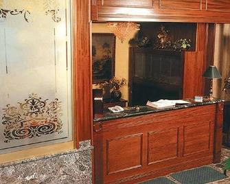 Hotel Elena - Larissa - Front desk