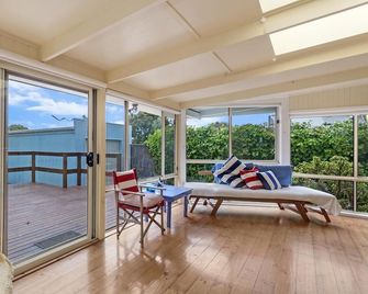 Killead On East - Port Fairy - Вітальня