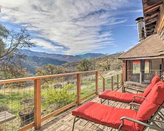 Tranquil Wine Country Cottage w/ Scenic Views - Ukiah - Balcony