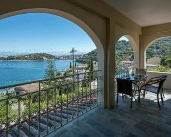 Dimitrios Apartments - Kassiopi - Balkon