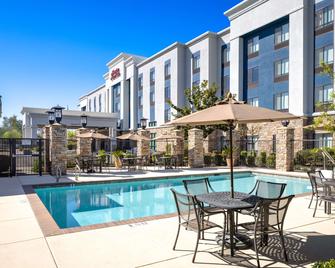 Hampton Inn & Suites Manteca - Manteca - Piscina