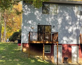 PSU 2br 2ba Townhome w Parking Near Campus and Stadium - State College