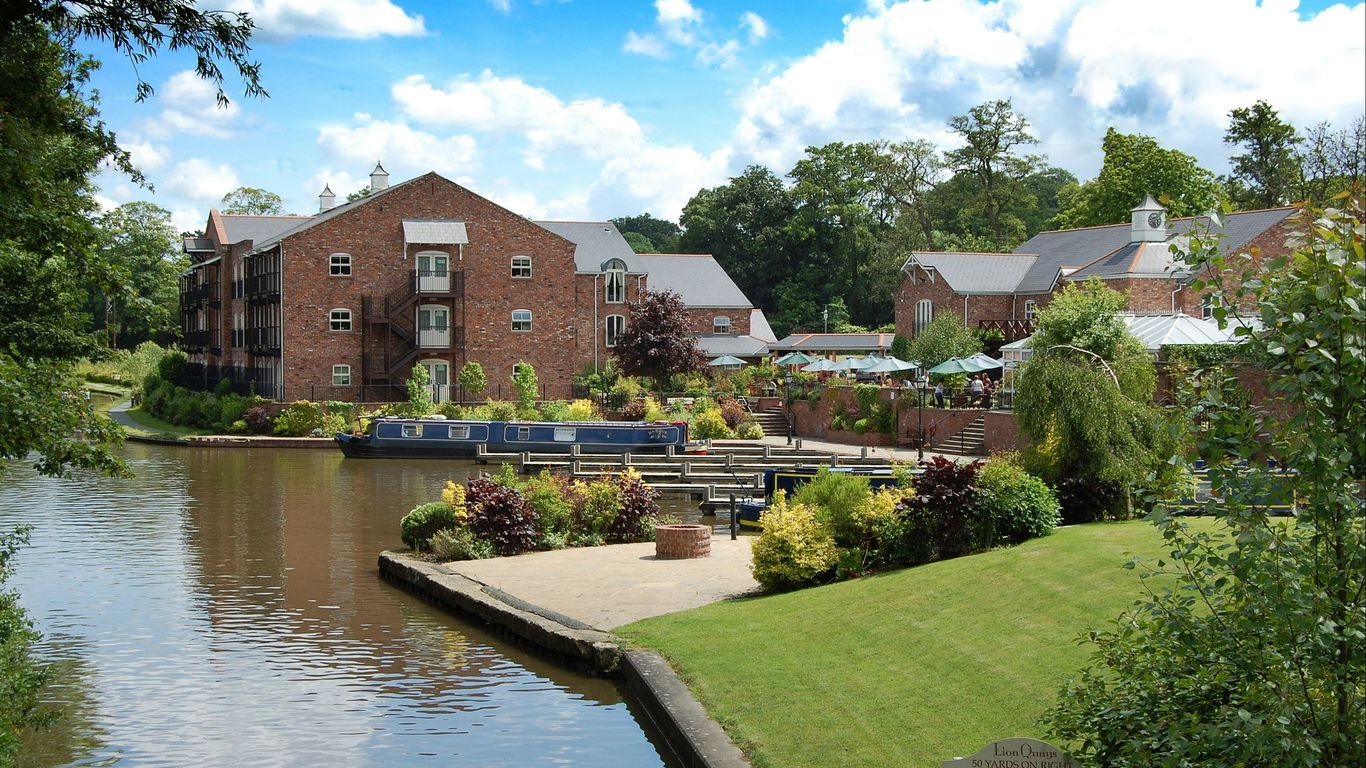 Lion Quays Hotel & Spa