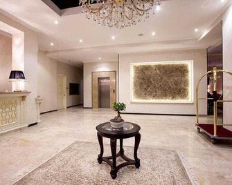 Laerton Hotel Tbilisi - טביליסי - לובי