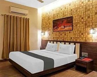 Woods Stay - Wakad - Bedroom