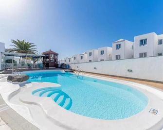 Apartamentos Isla de Lobos - Adults Only - Puerto del Carmen - Pool