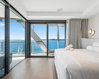 Jewel Beachfront Residences - Surfers Paradise - Bedroom