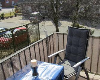 4 stars DTV certification./ Thalasso-marked. Komf.-Apartment with balcony and bicycles - Neuharlingersiel - Balkon
