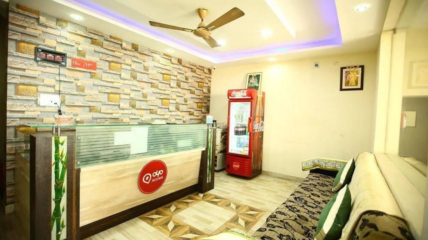 OYO 1223 Maruthi Residency