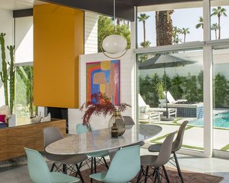 Stunning 4 bed/3 bath/Twin Palms/MCM Masterpiece with Pool/Spa/Fire Feature - Palm Springs - Patio