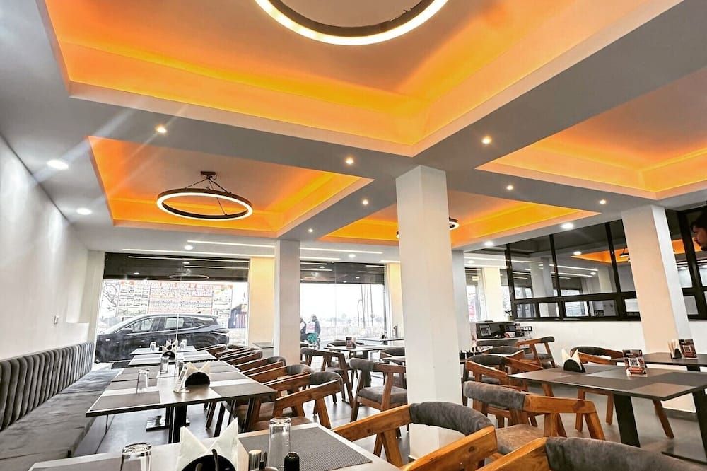 K7 Hotel & Restaurant thumbnail 2