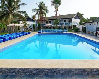 Bungalow Beach Hotel - Serrekunda - Pool