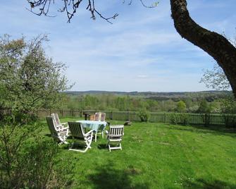 An Eight-person Holiday Home on a 1600 Hectare Estate - Tachov - Patio