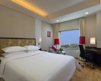 Four Points by Sheraton Vadodara - Vadodara - Habitación