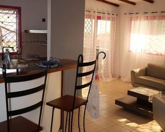 Appartement cozy en résidence - Libreville - Salle à manger