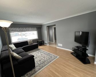 Your Home Away From Home - Brandon - Living room