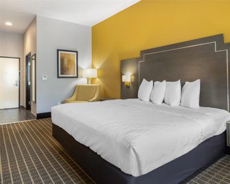 Best Western Plus Regency Park - Walker - Bedroom