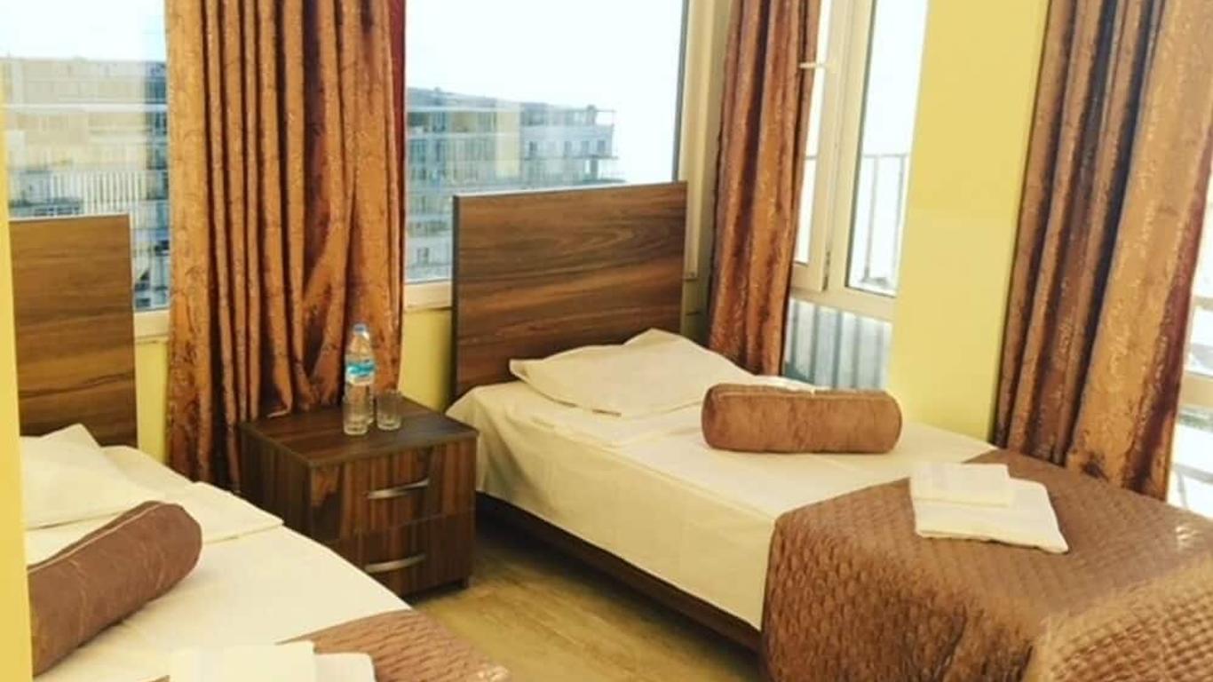 Hotel Guesthouse Lola