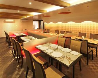 Hotel Seven Heaven - Nashik - Restoran