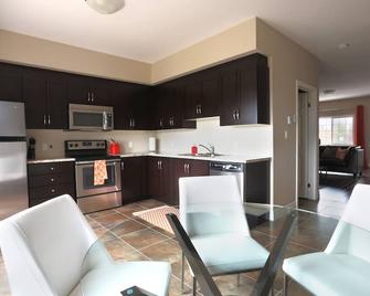 Boardwalk Homes - Executive Townhomes - Kitchener - Kitchen