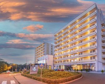 Vestina Wellness & Spa Hotel - Międzyzdroje - Building