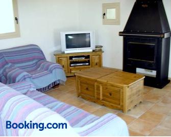 Demeure d'hôtes et Mas Maurice - Oppede - Living room