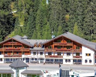 Hotel Jú Furcia - San Vigilio di Marebbe - Toà nhà