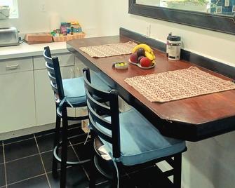 Ubs Suites Luxury 2 Bedroom - Queens - Dining room