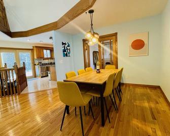 Dome House on Whitewater Lake - Whitewater - Dining room