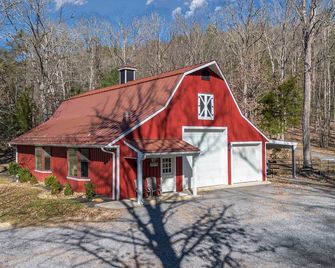 Riverfront country setting - Millboro - Building