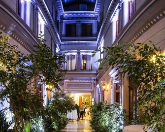 Hotel Casa Capsa - Bukarest