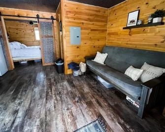 Gold Miner At Gold Creek Rustic Lux Cabin Near Mt. Rushmore & Custer State Park - Hermosa - Sala de estar