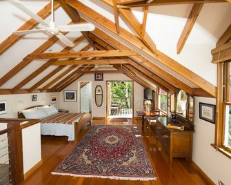 An Oasis in the City is a Solar powered B&B 10 minutes from central Sydney - סידני - חדר שינה