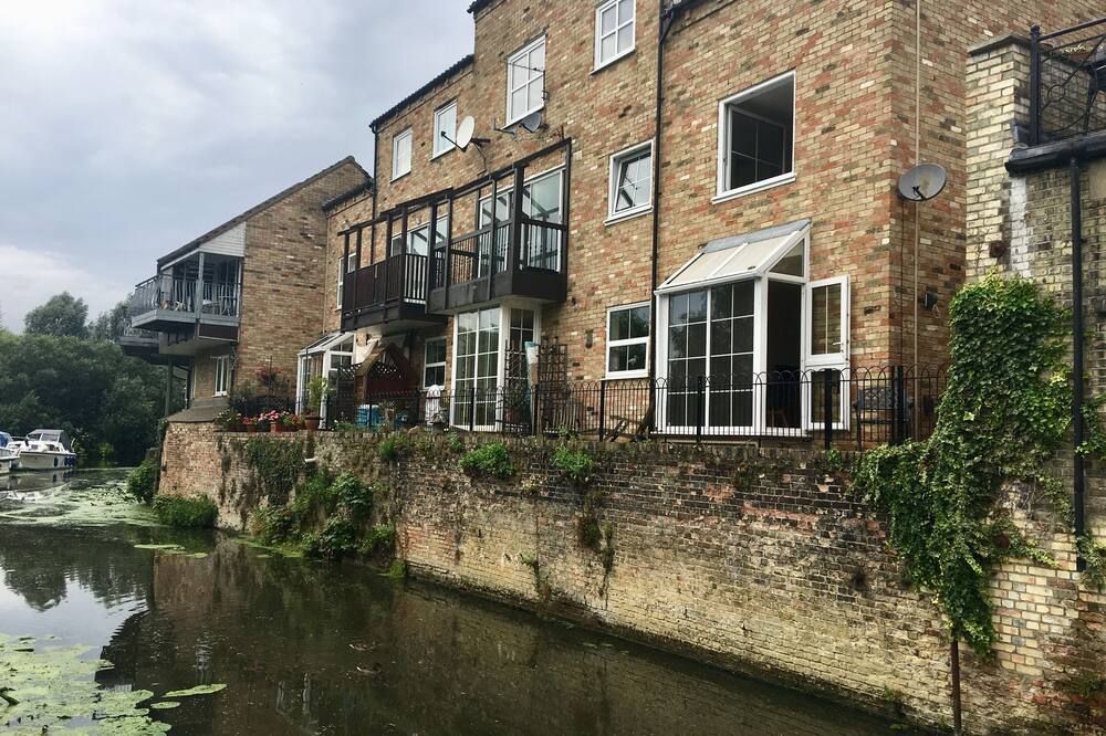 River Courtyard Apartment - St Neots - St. Neots - Gebäude