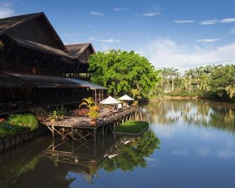 Sepilok Nature Resort - Sandakan - Innenhof