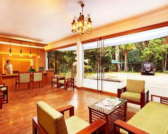Forest Haven Resort - Munnar - Sala de estar