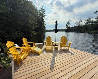 Enjoy Beautiful Sunrise & Sunset in Your Private Island Paradise - Woodview - Patio