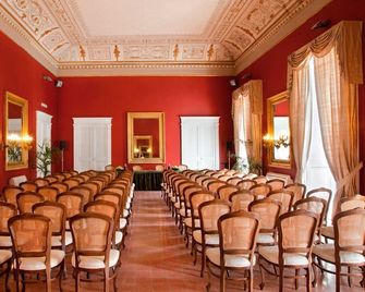 Napolit'amo Hotel Principe - Napoli - Ruang rapat