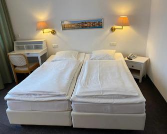 Hotel Flensburger Hof - Flensburg - Bedroom