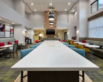 Hampton Inn & Suites St. Cloud - St. Cloud - Lobby