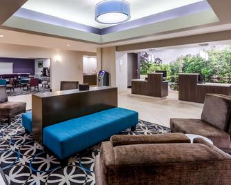 La Quinta Inn & Suites by Wyndham Lumberton - Lumberton - Lobby