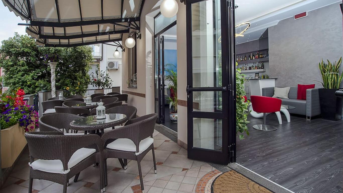 هوتل بيتشنللي