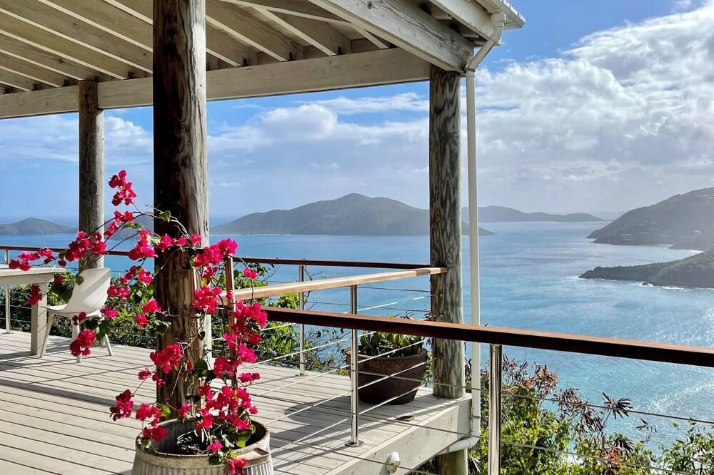 Stylish, Secluded, Hot Tub and Amazing Views - Road Town - Balcony