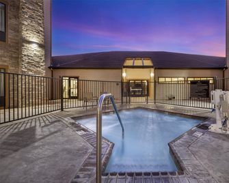 Best Western Plus Bryce Canyon Grand Hotel - ברייס - בריכה