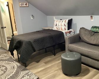 Lovely 1-bedroom bungalow with AC in charming Danville - Danville
