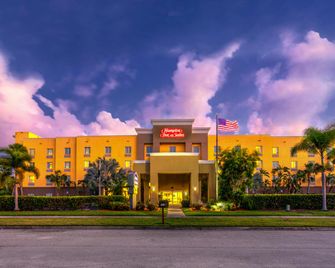 Hampton Inn & Suites Ft. Pierce - Fort Pierce - Edificio